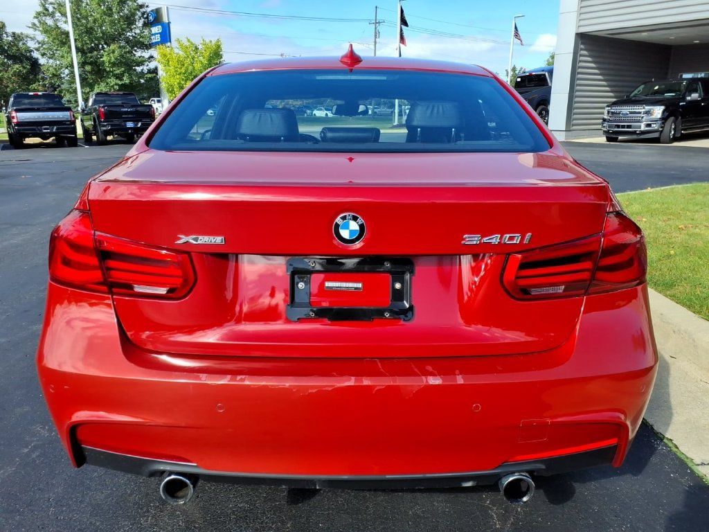 Used 2016 BMW 340i xDrive Sedan AWD/4WD image 5