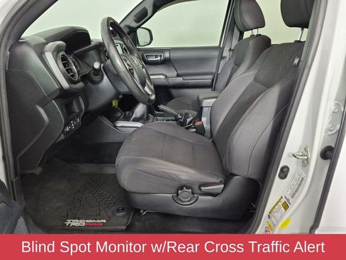 Used 2018 Toyota Tacoma TRD Off-Road w/ Technology Package AWD/4WD image 17