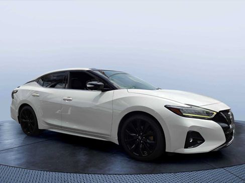 Used 2023 Nissan Maxima SR w/ Sport Mat Group FWD image 1