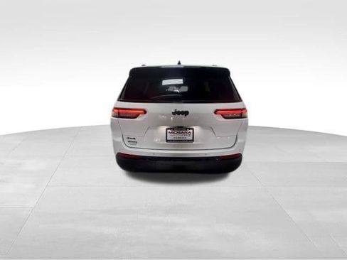Certified 2023 Jeep Grand Cherokee L Altitude AWD/4WD image 9