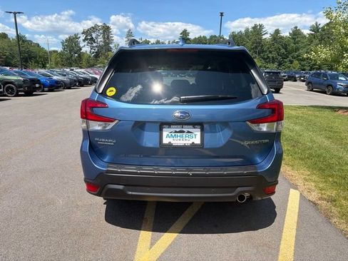 Used 2023 Subaru Forester Limited AWD/4WD image 6