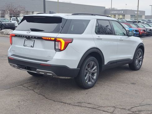 New 2026 Ford Explorer Active w/ Active Comfort Package image 4