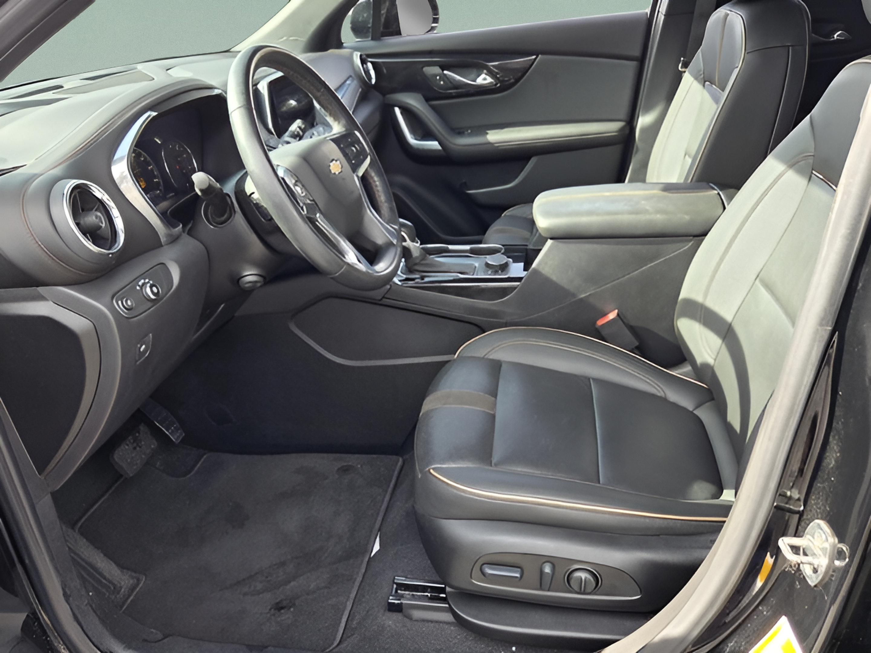 Certified 2022 Chevrolet Blazer Premier w/ Enhanced Convenience Package FWD image 9