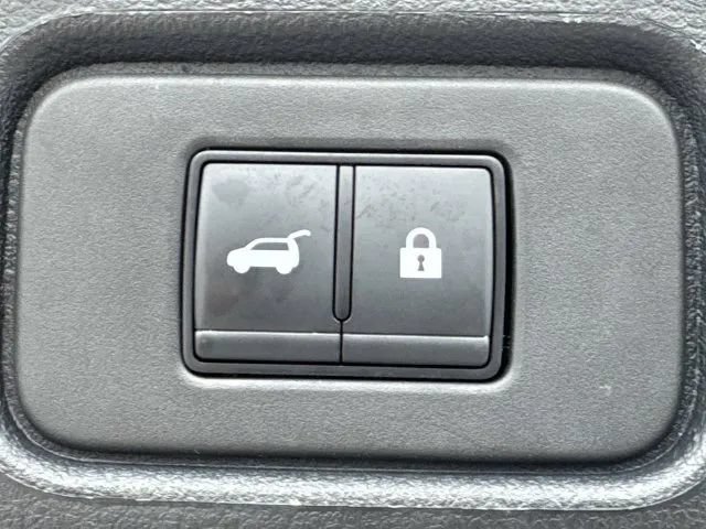 Certified 2025 Nissan Pathfinder SV AWD/4WD image 14
