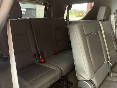 Used 2025 Chevrolet Tahoe LS RWD image 27