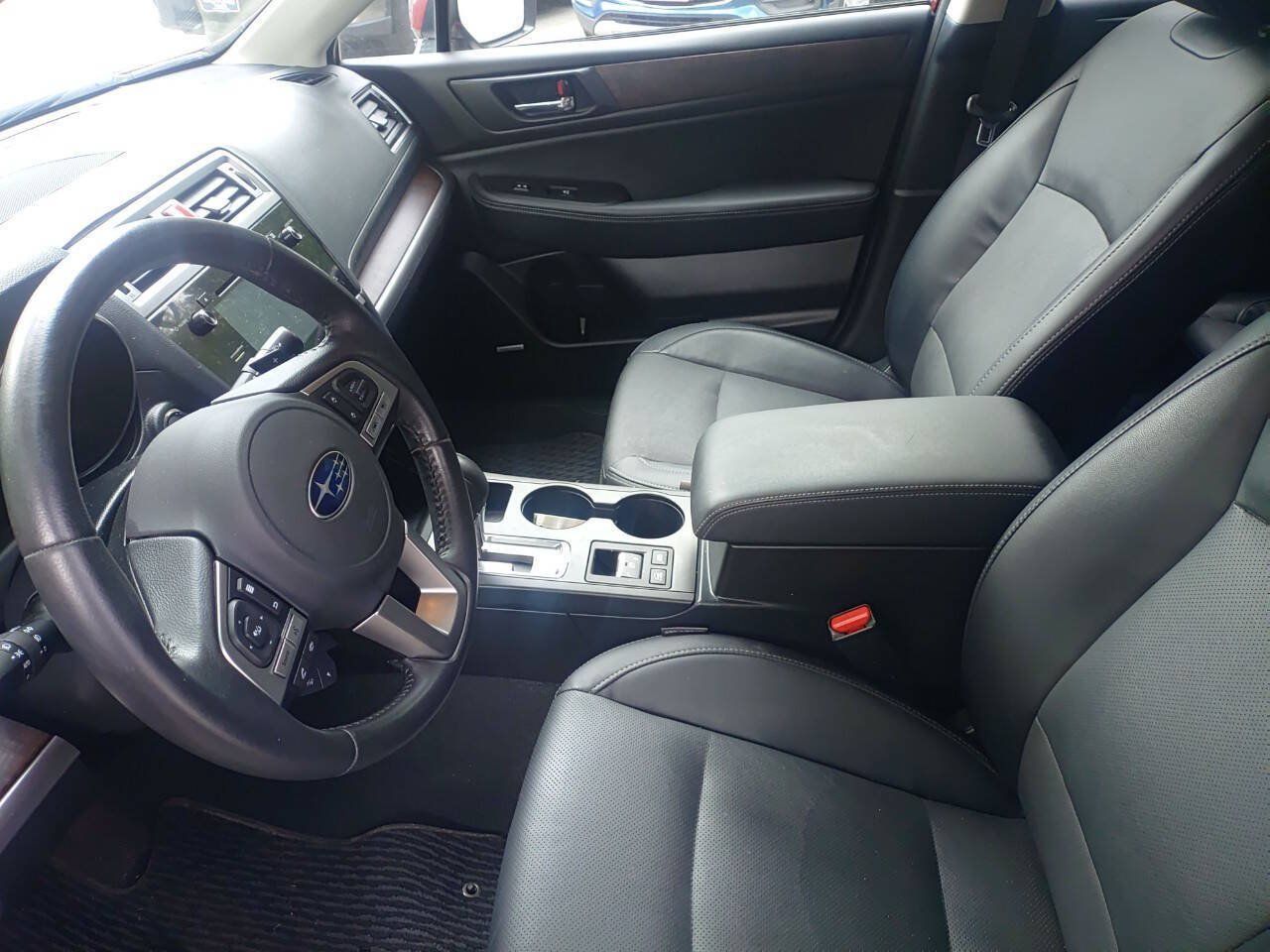 Used 2017 Subaru Outback 3.6R Limited AWD/4WD image 10