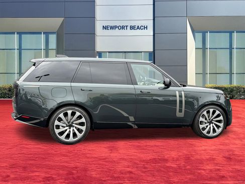 New 2026 Land Rover Range Rover Long Wheelbase SE image 9