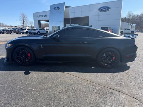 Used 2022 Ford Mustang Shelby GT500 w/ Technology Package image 2