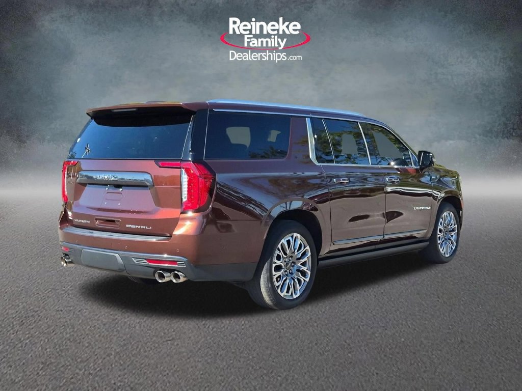 Used 2023 GMC Yukon XL Denali Ultimate AWD/4WD image 6
