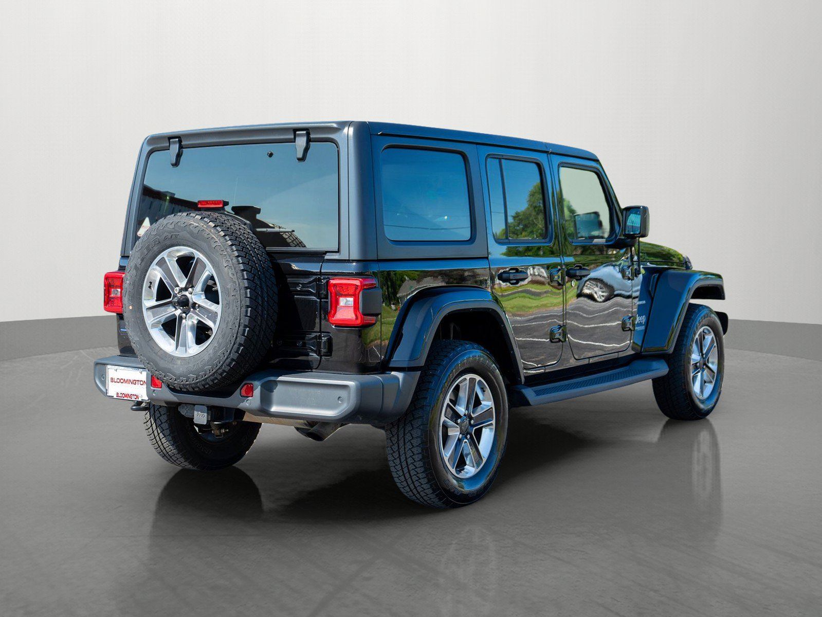 Used 2019 Jeep Wrangler Unlimited Sahara AWD/4WD image 7