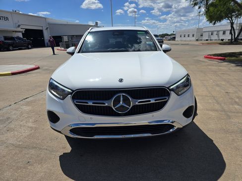 Used 2024 Mercedes-Benz GLC 300 4MATIC image 8