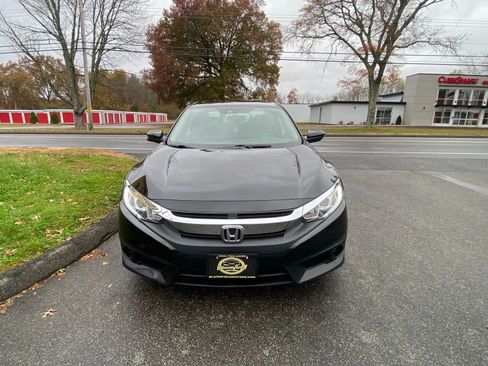 Used 2018 Honda Civic EX image 8