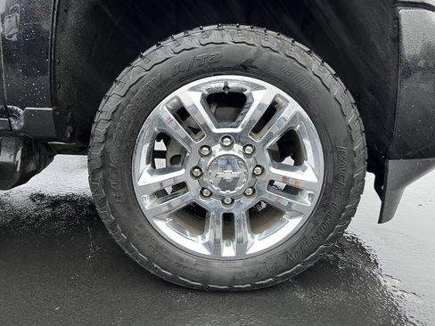 Used 2018 Chevrolet Silverado 2500 High Country w/ Duramax Plus Package image 12