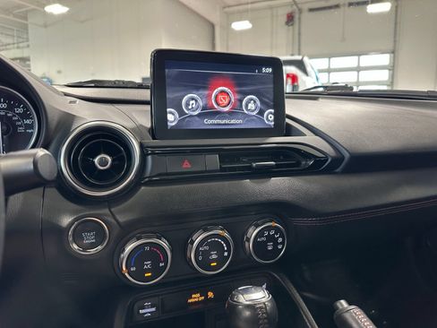 Used 2019 MAZDA MX-5 Miata RF Grand Touring RWD image 25