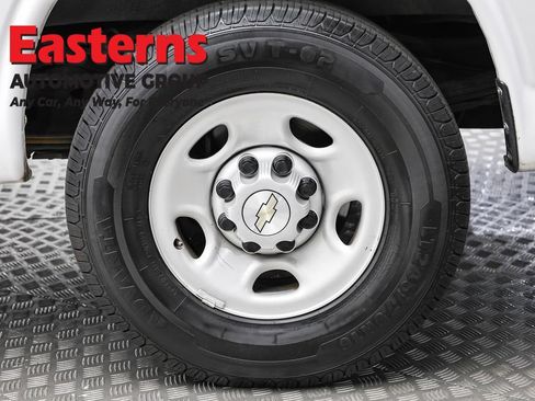 Used 2021 Chevrolet Express 2500 RWD image 8