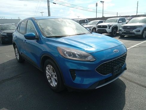 Used 2021 Ford Escape SE w/ Cold Weather Package image 1