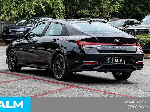 Used 2023 Hyundai Elantra SEL FWD image 9