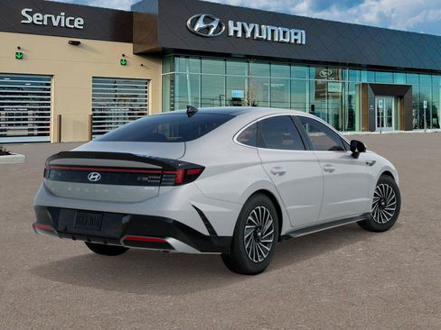 New 2026 Hyundai Sonata Limited FWD image 4