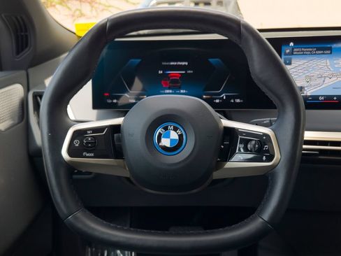 Used 2023 BMW iX M60 AWD/4WD image 18