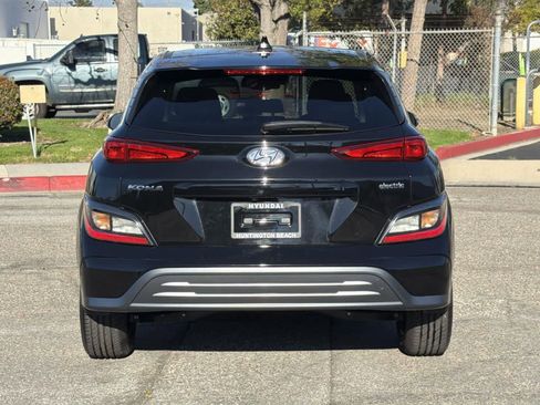 Used 2023 Hyundai Kona SE image 5