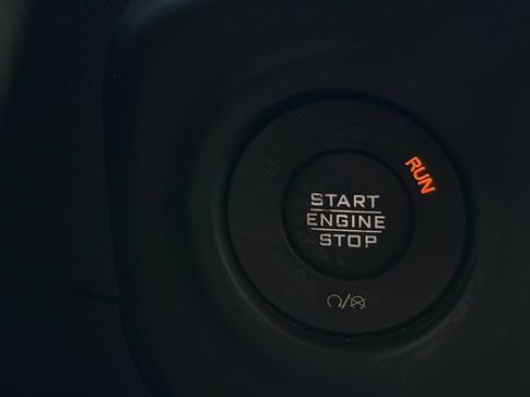Used 2021 Jeep Wrangler Sport AWD/4WD image 13