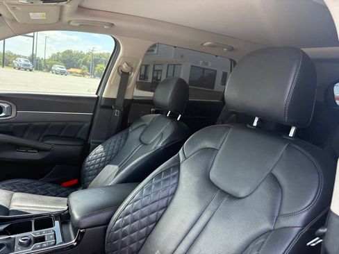 Used 2023 Kia Sorento SX Prestige AWD/4WD image 3