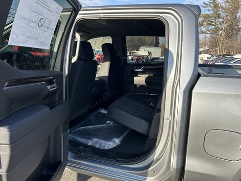New 2026 GMC Sierra 1500 SLE w/ Preferred Package image 13