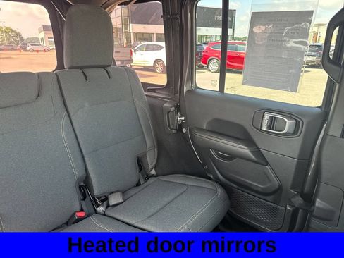 Used 2024 Jeep Wrangler Unlimited Sahara AWD/4WD image 15