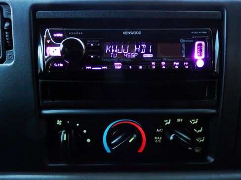 Used 2004 Ford F250 Lariat image 20