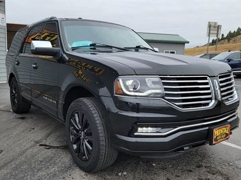 Used 2015 Lincoln Navigator 4WD image 3