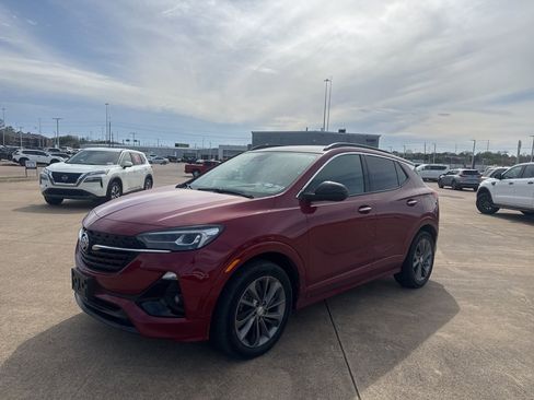 Used 2020 Buick Encore GX Essence w/ Advanced Technology Package image 1
