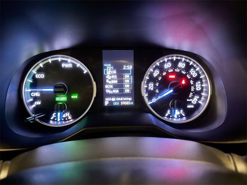 Used 2019 Toyota RAV4 LE image 13