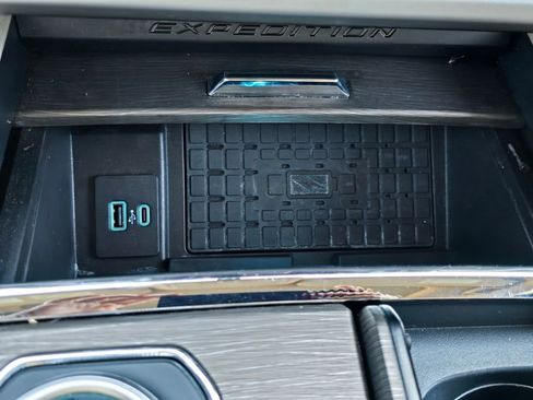 Used 2024 Ford Expedition Max Limited image 30