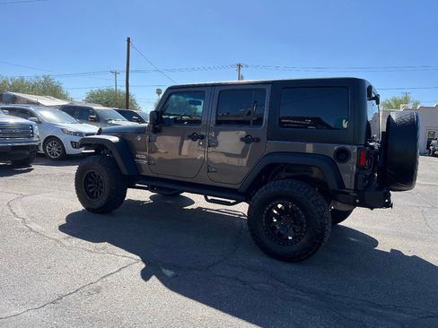 Used 2018 Jeep Wrangler Unlimited Sport S image 8