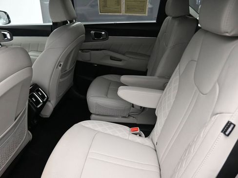 Used 2025 Kia Sorento SX Prestige AWD/4WD image 9