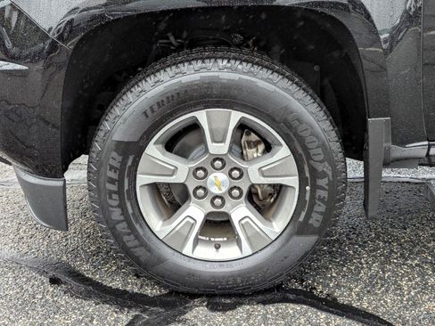 Used 2018 Chevrolet Colorado Z71 AWD/4WD image 32
