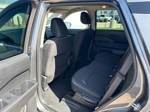 Used 2025 Nissan Pathfinder S AWD/4WD image 23