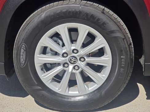 Used 2024 Toyota Grand Highlander XLE image 7