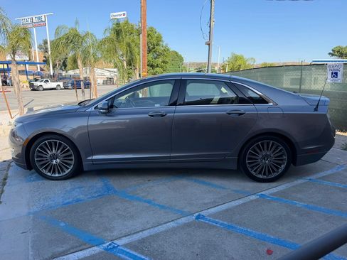 Used 2014 Lincoln MKZ FWD image 6