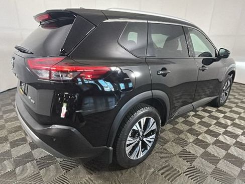 Used 2021 Nissan Rogue SV AWD/4WD image 3
