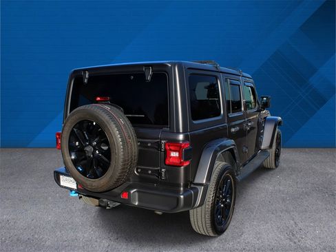 Used 2022 Jeep Wrangler Unlimited Sahara w/ Cold Weather Group image 9