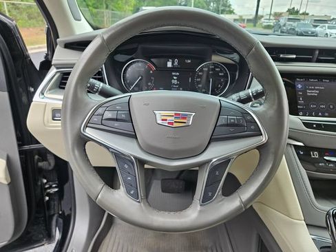 Used 2023 Cadillac XT5 Premium Luxury w/ LPO, Floor Liner Package AWD/4WD image 25