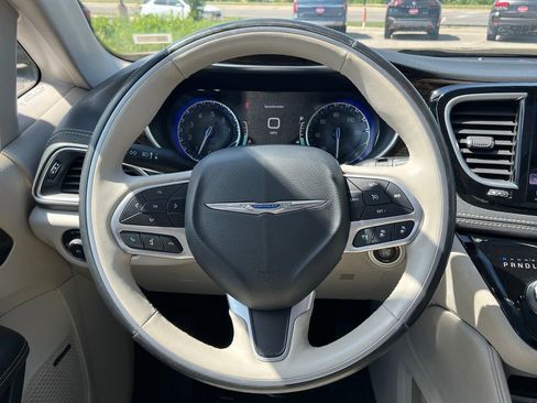 Used 2021 Chrysler Pacifica Limited w/ Premium & Safety Sphere Group AWD/4WD image 19