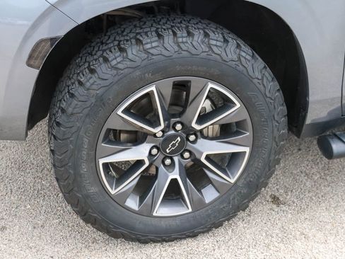 Used 2021 Chevrolet Tahoe Z71 w/ Luxury Package AWD/4WD image 7