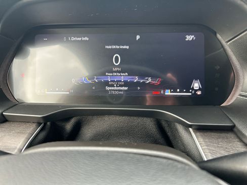 Used 2023 Jeep Grand Cherokee L Limited w/ Black Appearance Package image 16