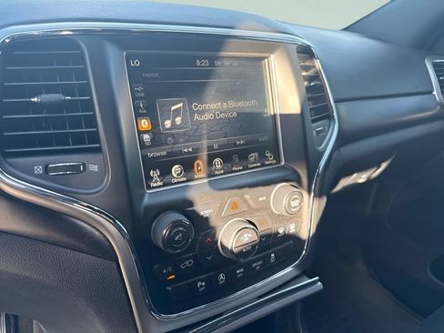 Used 2017 Jeep Grand Cherokee Altitude AWD/4WD image 19