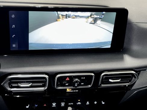 New 2026 Nissan Sentra SV w/ SV Convenience Package FWD image 15