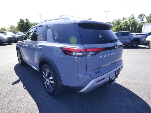 Certified 2024 Nissan Pathfinder Platinum AWD/4WD image 8