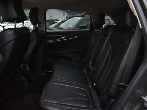 Used 2023 Lincoln Nautilus AWD w/ Premium Package image 16
