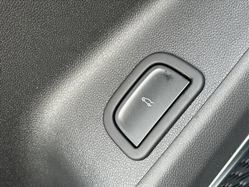 Certified 2026 Buick Enclave Preferred w/ Power Package FWD image 18